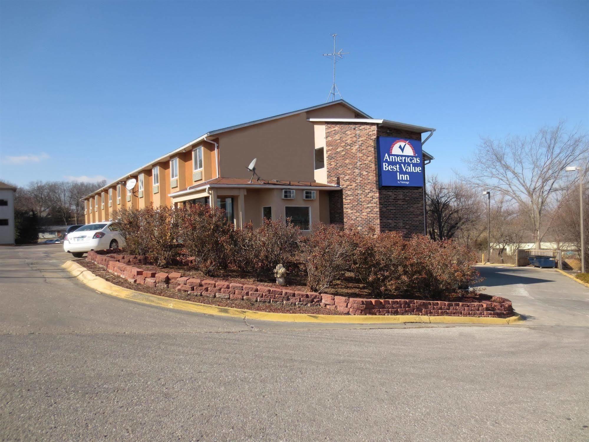American Best Value Inn Lawrence Exterior photo